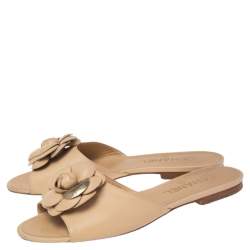 Pre Owned Chanel Beige Leather CC Camellia Flats Size 40