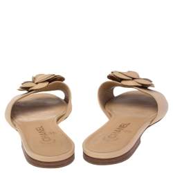 Pre Owned Chanel Beige Leather CC Camellia Flats Size 40