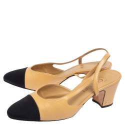 مملوكة مسبقًا Chanel Black/Beige Leather and Fabric Cap Toe Slingback Sandals Size 38