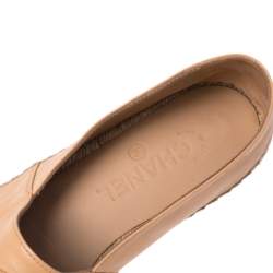 Pre Owned Chanel Beige/Black Leather CC Cap Toe Espadrilles Size 40