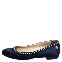 Pre Owned Chanel Black/Navy Blue Satin Pearl Embellished Cap Toe Ballet Flats Size 36.5