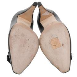 مملوكة مسبقًا حذاء كعب عالي شانيل سي سي كاميليا جلد لامع وجلد أسود مقاس 37.5