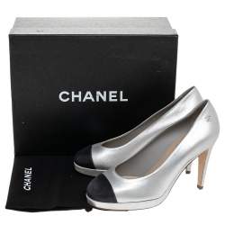 مملوكة مسبقًا Chanel Silver/Black Nubuck Leather Cap Toe Platform Pumps Size 37.5
