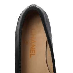 مملوكة مسبقًا Chanel Black Patent And Leather Bow CC Cap Toe Ballet Flats Size 36.5