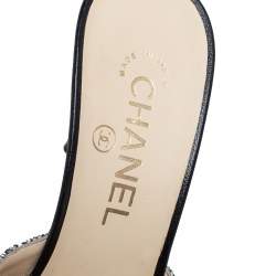 Pre Owned Chanel White/Black Tweed And Leather Faux Pearl CC Heel Mules Size 38