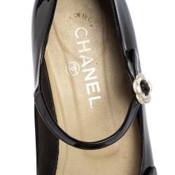 Pre Owned حذاء باليرينا فلات جلد فضي مثقب مقدمة مربعة مقاس 38