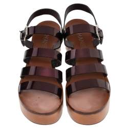 مملوكة مسبقًا Chanel Burgundy Patent Leather Interlocking CC Logo Slingback Platform Sandals Size 38