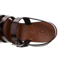 مملوكة مسبقًا Chanel Burgundy Patent Leather Interlocking CC Logo Slingback Platform Sandals Size 38