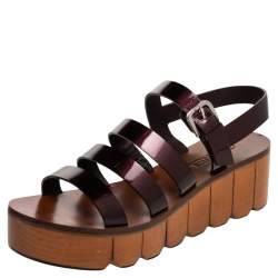 مملوكة مسبقًا Chanel Burgundy Patent Leather Interlocking CC Logo Slingback Platform Sandals Size 38