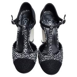 مملوكة مسبقًا Chanel Black Tweed and Fabric Cap Toe T-Strap Sandals Size 39