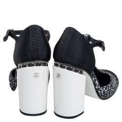 مملوكة مسبقًا Chanel Black Tweed and Fabric Cap Toe T-Strap Sandals Size 39