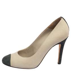 مملوكة مسبقًا حذاء كعب عالي شانيل سويدي كريمي/رصاصي مقدمة رصاصية مقاس 39