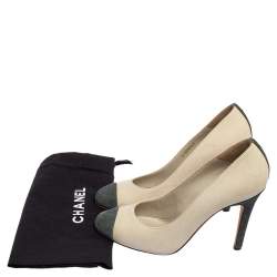 مملوكة مسبقًا حذاء كعب عالي شانيل سويدي كريمي/رصاصي مقدمة رصاصية مقاس 39