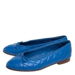 مملوكة مسبقًا Chanel Blue Quilted Caviar Leather CC Cap Toe Bow Ballet Flats Size 39