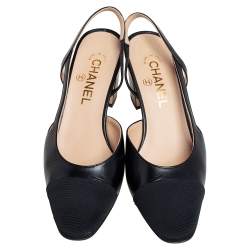 Pre Owned صندل شانيل قماش وجلد أسود مقدمة سوداء مزين شعار الماركة سي سي فتحة كعب مقاس 38