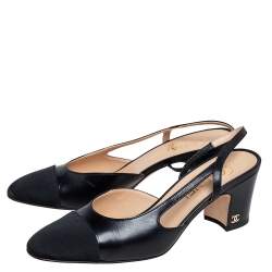 Pre Owned صندل شانيل قماش وجلد أسود مقدمة سوداء مزين شعار الماركة سي سي فتحة كعب مقاس 38