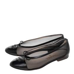 Pre Owned حذاء باليرينا فلات شانيل جلد وشبك أسود مزين شعار الماركة وفيونكة مقاس 37.5