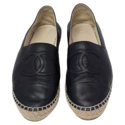 مملوكة مسبقًا حذاء فلات شانيل إسبادريل CC جلد أسود مقاس 40 