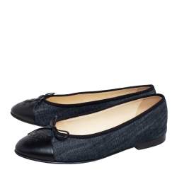 Pre Owned Chanel Blue/Black Leather and Denim CC Cap Toe Bow Ballet Flats Size 39