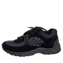 مملوكة مسبقًا حذاء رياضي شانيل ترينير سويدي و نايلون أسود مزين شعار الماركة سي سي مقاس 41