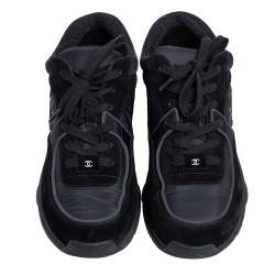 مملوكة مسبقًا حذاء رياضي شانيل ترينير سويدي و نايلون أسود مزين شعار الماركة سي سي مقاس 41