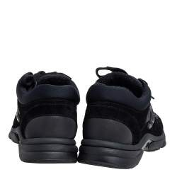 مملوكة مسبقًا حذاء رياضي شانيل ترينير سويدي و نايلون أسود مزين شعار الماركة سي سي مقاس 41