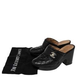 Pre Owned Chanel Black Quilted Leather CC Turnlock Clogs Size 38