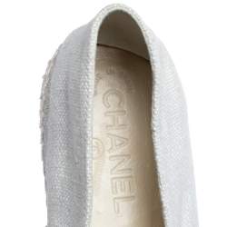 مملوكة مسبقًا Chanel Cream/Black Canvas CC Espadrille Flats Size 40