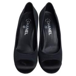 Pre Owned Chanel Black Canvas and Satin CC Cap Toe Pumps Size 39.5