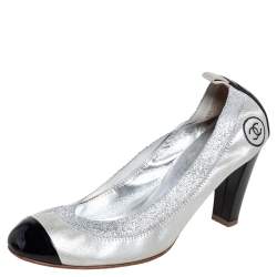 Pre Owned حذاء كعب عالي شانيل باليرينا مجعد سي سي لوركس مطاط وجلد لامع أسود/ فضي مقاس 39