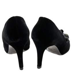 مملوكة مسبقًا حذاء كعب عالي شانيل CC كاميليا قطيفة أسود مقاس 38