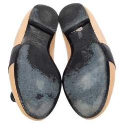 مملوكة مسبقًا Chanel Beige/Black Leather Camellia Slip On Flats Size 39