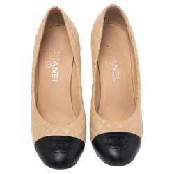 Pre Owned Chanel Beige/Black Quilted Leather CC Cap Toe Pumps Size 37.5