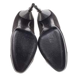 Pre Owned حذاء كعب عالي شانيل سويدي وساتان أسود مقدمة غطاء CC مقاس 39 