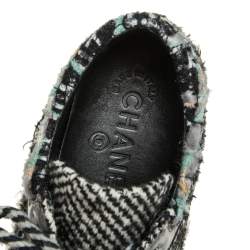 Pre Owned حذاء ري اضي شانيل جلد وتويد أبيض/أسود برباط مقاس 36.5