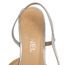 Pre Owned Chanel Black/Silver Leather and Fabric Cap Toe Slingback Sandals Size 38.5