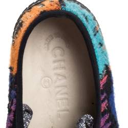 مملوكة مسبقًا حذاء رياضي شانيل تويد متعدد الألوان عنق منخفض مقاس 40