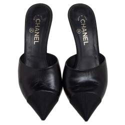 Pre Owned  صندل سلايد شانيل CC  جلد وكانفاس أسود مقاس 39.5