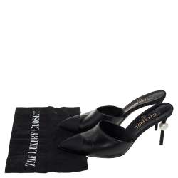 Pre Owned  صندل سلايد شانيل CC  جلد وكانفاس أسود مقاس 39.5