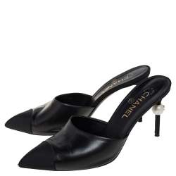 Pre Owned  صندل سلايد شانيل CC  جلد وكانفاس أسود مقاس 39.5