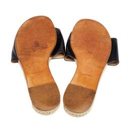 مملوكة مسبقًا صندل سلايد فلات إسبادريل شانيل جلد أسود مزين شعار الماركة سي سي مقاس 37