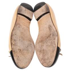 Pre Owned حذاء باليرينا فلات شانيل جلد بيج/أسود CC مقدمة غطاء بفيونكة مقاس 36.5 