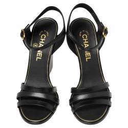 Pre Owned صندل شانيل جلد أسود مزخرف لؤلؤ كعب روكي مقاس 38