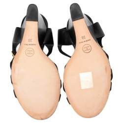 Pre Owned صندل شانيل جلد أسود مزخرف لؤلؤ كعب روكي مقاس 38