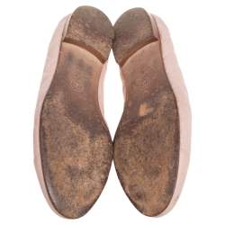 Pre Owned حذاء باليرينا فلات شانيل جلد مبطن بيج مزين شعار الماركة سي سي وفيونكة مقاس 39.5