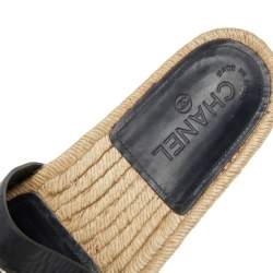 مملوكة مسبقًا Chanel Black Leather CC Espadrille Slides Flats Size 39