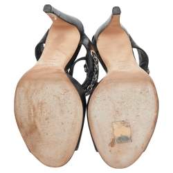 Pre Owned صندل شانيل مقدمة مفتوحة سير كاحل وصلة سلسلة جلد أسود مقاس 38.5