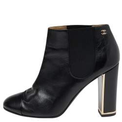 مملوكة مسبقًا Chanel Black Leather CC Ankle Length Boots Size 39.5