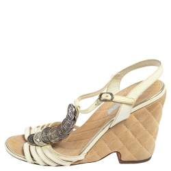 مملوكة مسبقًا Chanel White Patent Leather T Strap Coin Embellished Wedge Sandals Size 39