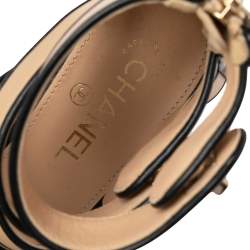 Pre Owned صندل شانيل جلد أسود/بيج غلادياتور مزين شعار الماركة سي سي مقاس 38.5